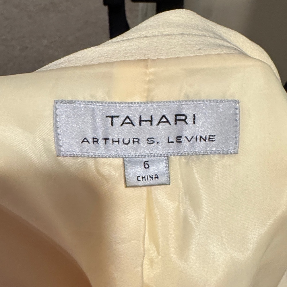 Chic Cream Jacket - image 4